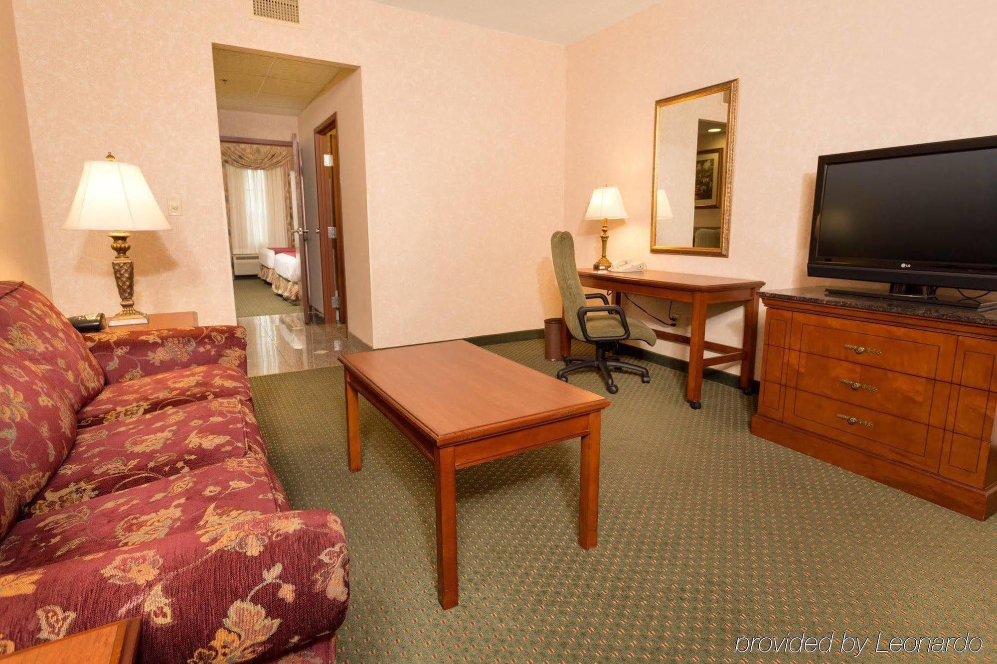 Drury Inn & Suites Indianapolis Northeast Exterior photo